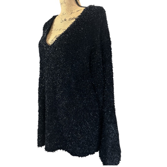 XES NY EC black v neck fuzzy sweater. Size 1X - Picture 4 of 5